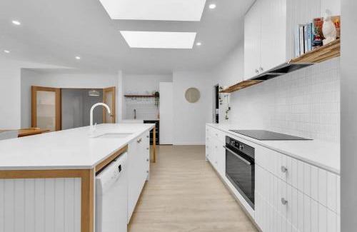 Rosebud House | The Family Beachside Escape by Ready Set Stay - HOUSE