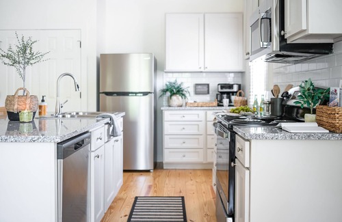 Brenham House | The Fig Tree ⭐ 3bd 2 Bth w/King Bed 20 mins from Round Top