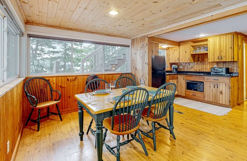 Windham Apartment | The Fishbowl | Waterfront apartment in Standish with Sebago Lake views & dock