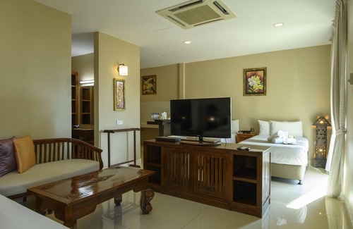 Pantai Tengah Hotel | The Frangipani Langkawi Resort & Spa