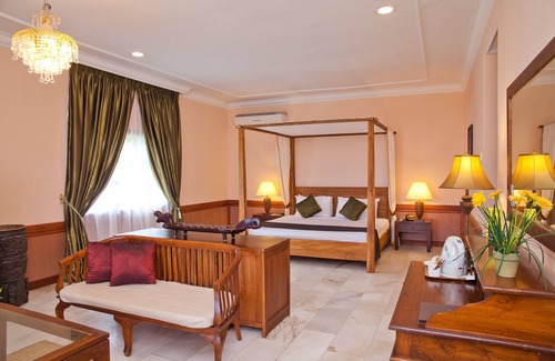 Pantai Tengah Hotel | The Frangipani Langkawi Resort & Spa