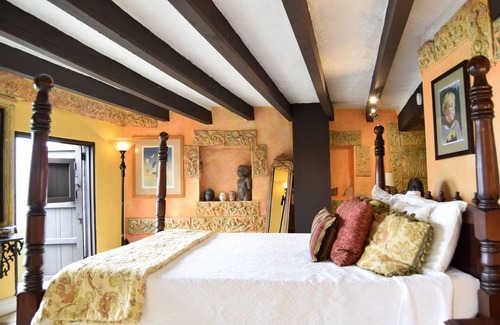 Mercado Hotel | The Gallery Inn