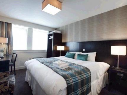 Glenrothes Hotel | The Golden Acorn Wetherspoon