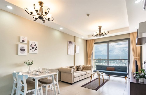 District 4 Apartment | The Goldview Residence