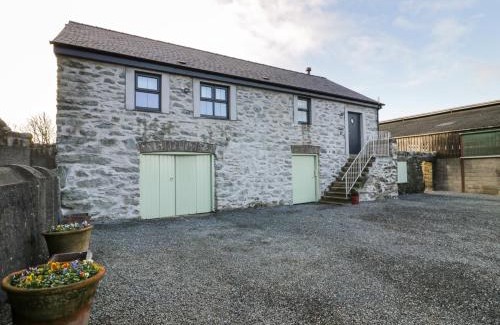 Caergeiliog House | The Granary