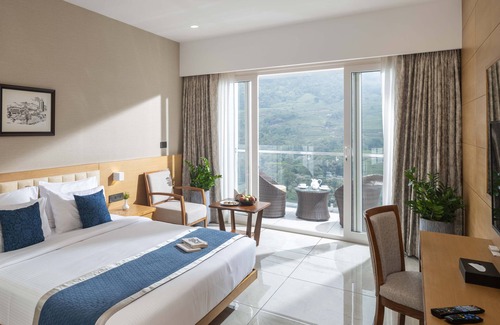Devikolam Resort | The Grand Cliff Resort Munnar