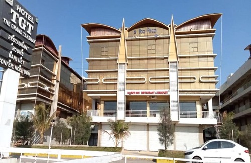 Mahesana Hotel | The Grand Takshak Hotel