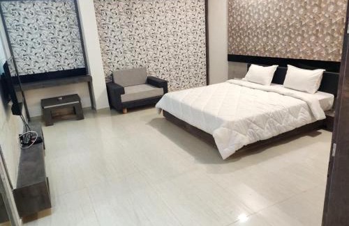Mahesana Hotel | The Grand Takshak Hotel