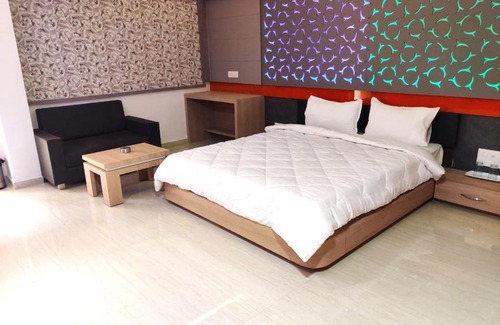 Mahesana Hotel | The Grand Takshak Hotel