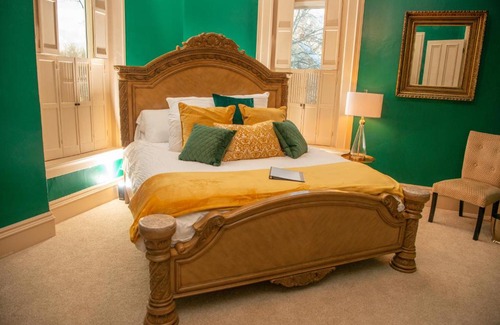Mercer House | The Green Room at The Big Brickhouse