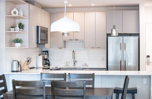 Revelstoke Apartment | The Grizzly Basin by Revelstoke Vacations