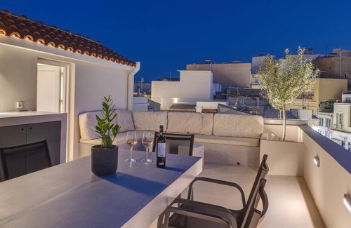 Ermoupoli House | The Heart of Syra - Your Home in Ermoupolis