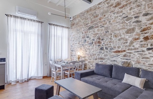 Ermoupoli House | The Heart of Syra - Your Home in Ermoupolis