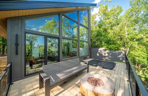 Hot Springs Cabin | The Hedgehog Cabin, Hot Tub, Mountaintop