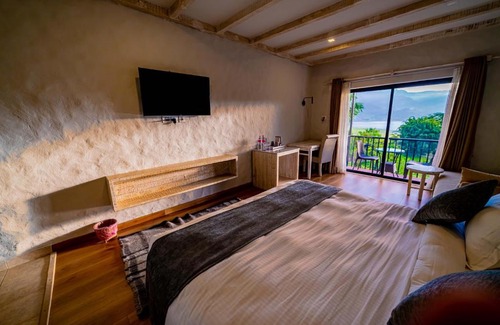 Pokhara Cabin | The Hidden Camp
