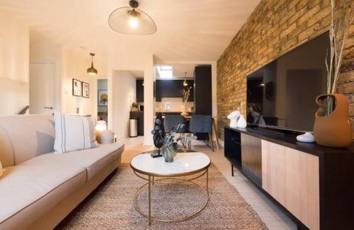 Highgate Apartment | The Highgate Hideaway - Modern & Stylish 2BDR Flat