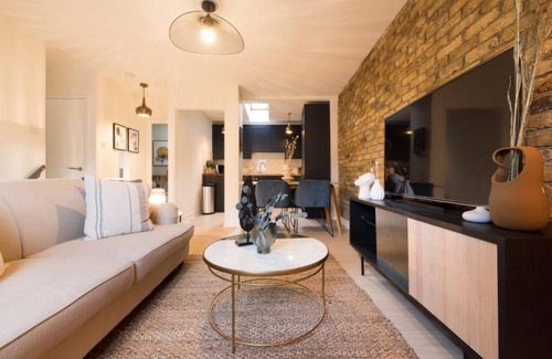 Highgate Apartment | The Highgate Hideaway - Modern & Stylish 2BDR Flat