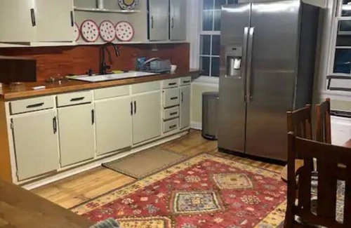 Avon Apartment | The Historic Hideaway