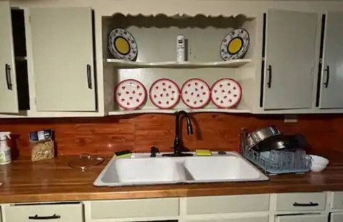 Avon Apartment | The Historic Hideaway