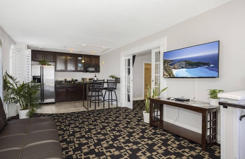 Townsite Hotel | The Hotel Oceanside