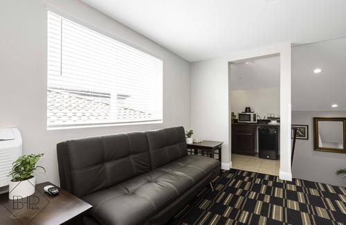Townsite Hotel | The Hotel Oceanside