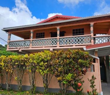 Soufriere House | The Jungle Escape Apartment 02