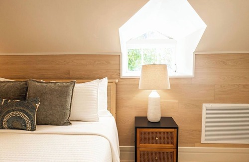 Historic Seaport House | The Key West Hotel