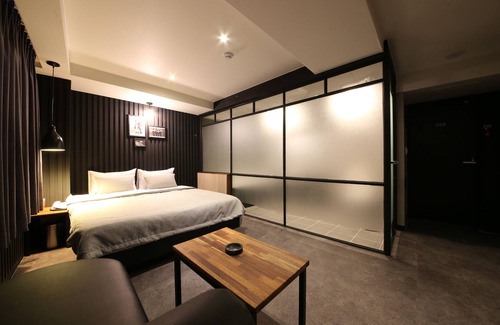 Jung-gu Hotel | The Last Hotel