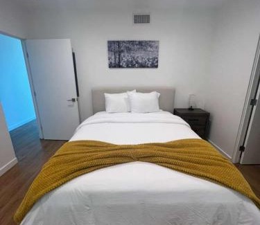 East Village Apartment | The Lavender Modern 2BR Downtown with Marina Views