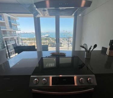 East Village Apartment | The Lavender Modern 2BR Downtown with Marina Views