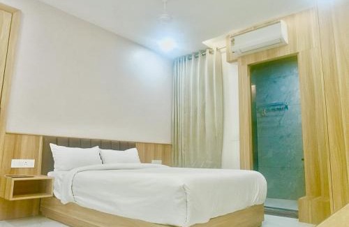 Indore Hotel | The Lavish Villa