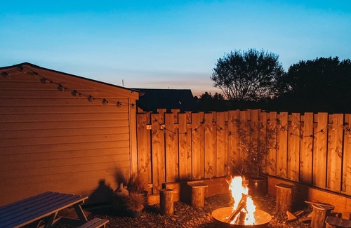 Ilfracombe Cabin | The Lazy Mare - Glamping with a View!