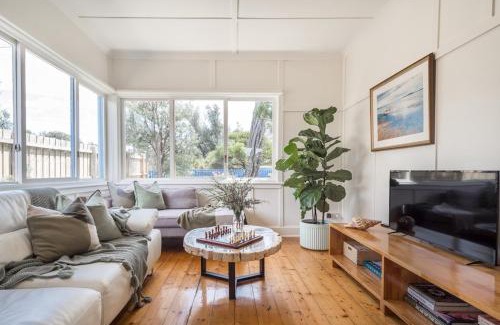 Capel Sound House | The Leaning Tree
