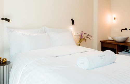 Ghent Hotel | The Librarian