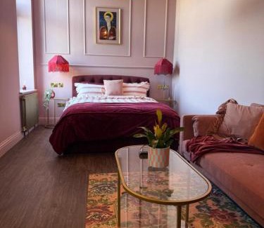 Troon Apartment | The Lillie at The Bank by Coorie Doon Stays