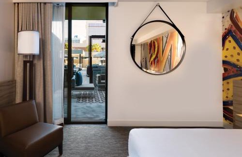 Las Vegas Strip Resort | The LINQ Hotel & Casino, A Caesars Destination
