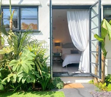 Swalecliffe House | The Little Limes - Ensuite Double Room Own Entrance in Art Deco House