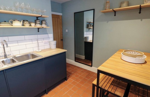 Ystradgynlais Cottage | THE LOFT, pet friendly in Ystradgynlais