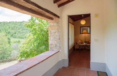 Pieve a Presciano Apartment | THE LOGGES On the road of dreams Yellow