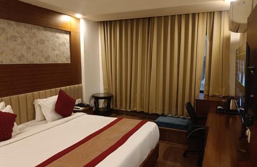 Mahipalpur Hotel | The Lohmod Airport - a Luxury Hotel on Main Highway NH-8, Adjacent to Aerocity, Delhi Airport