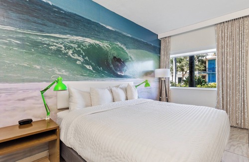 St. Pete Beach Hotel | The Luce, St. Pete Beach, a Tribute Portfolio Hotel