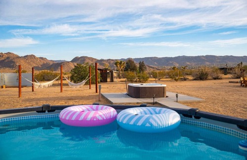 Joshua Tree House | The Magic Hour Home ⟫ Privte ⟫ spa ⟫ pool ⟫ Games.