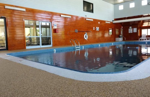 West Yarmouth Hotel | The Mariner Resort