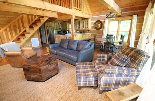 Cherokee Cabin | The Meadows: Scenic Views, Fire Pit, Luxury, King Beds
