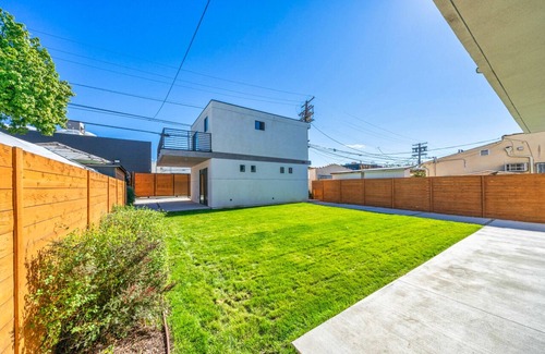 Fairfax District House | The Melrose in Los Angeles