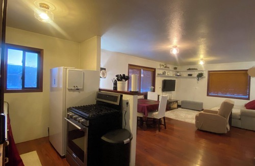 Kalispell Cabin | The Migration Haven! Charming 2-bedroom cabin in wonderful Somers with WiFi