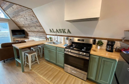 Seward Cabin | The Moose @ Exit Glacier Cabins