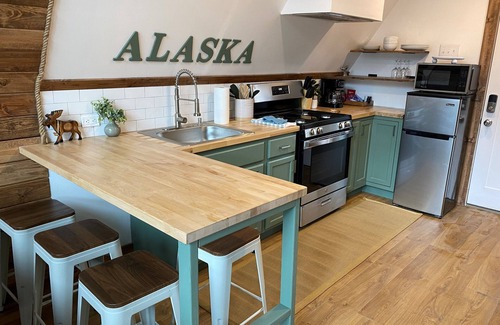 Seward Cabin | The Moose @ Exit Glacier Cabins