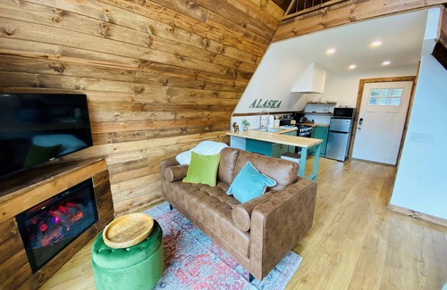 Seward Cabin | The Moose @ Exit Glacier Cabins