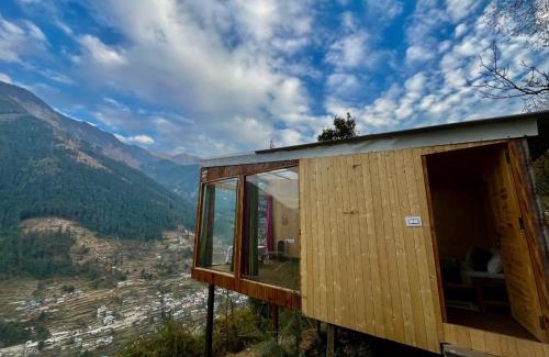 Banjar Hotel | The Mountain Pine Majesty Tree House and cottage in jibhi By Travaasya